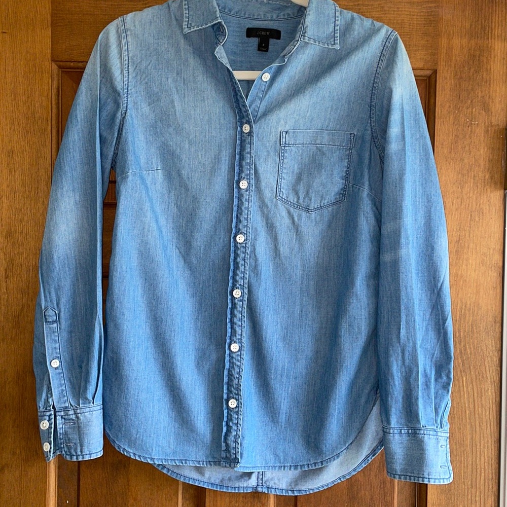 Jcrew Women’s Chambray Top size 2